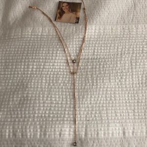 Kendra Scott necklace